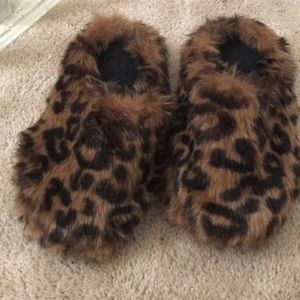 Cute and cozy leopard print slippers